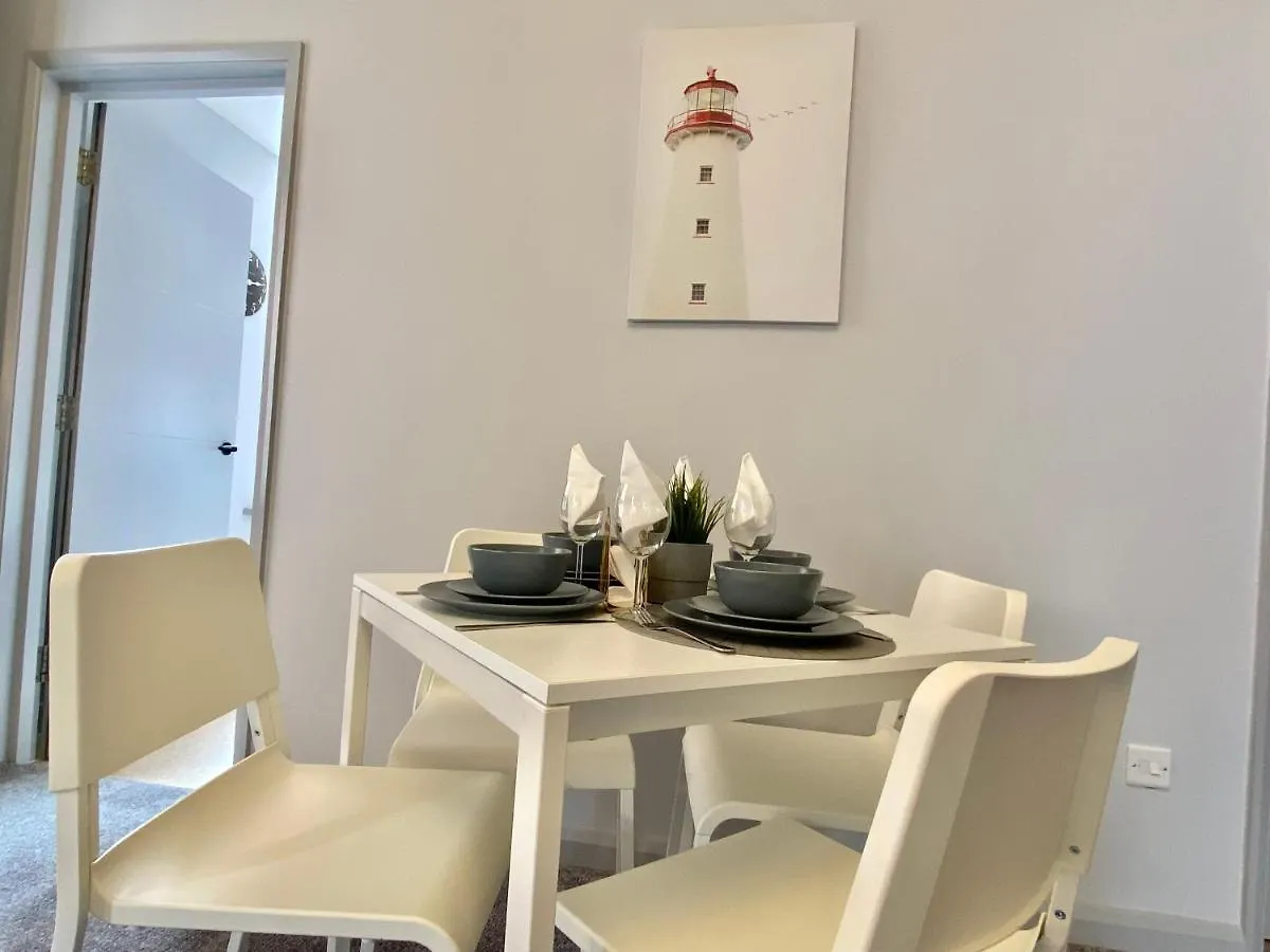 Seaside Haven: Beachfront Apartment with Modern Comforts Bournemouth 0*,  United Kingdom