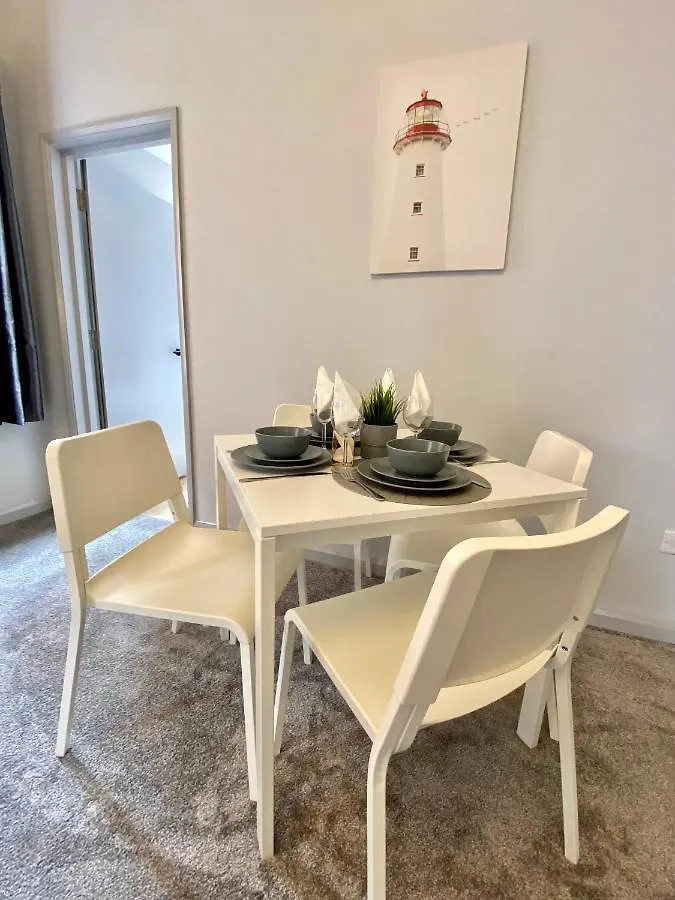 Seaside Haven: Beachfront Apartment with Modern Comforts Bournemouth